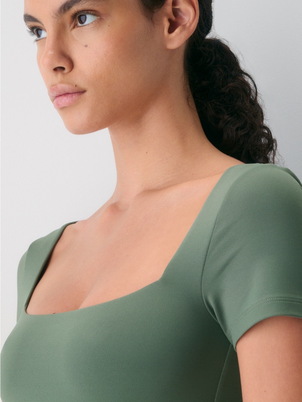 Babaton Green Square-Neck Crop Top - Picture 5 of 9